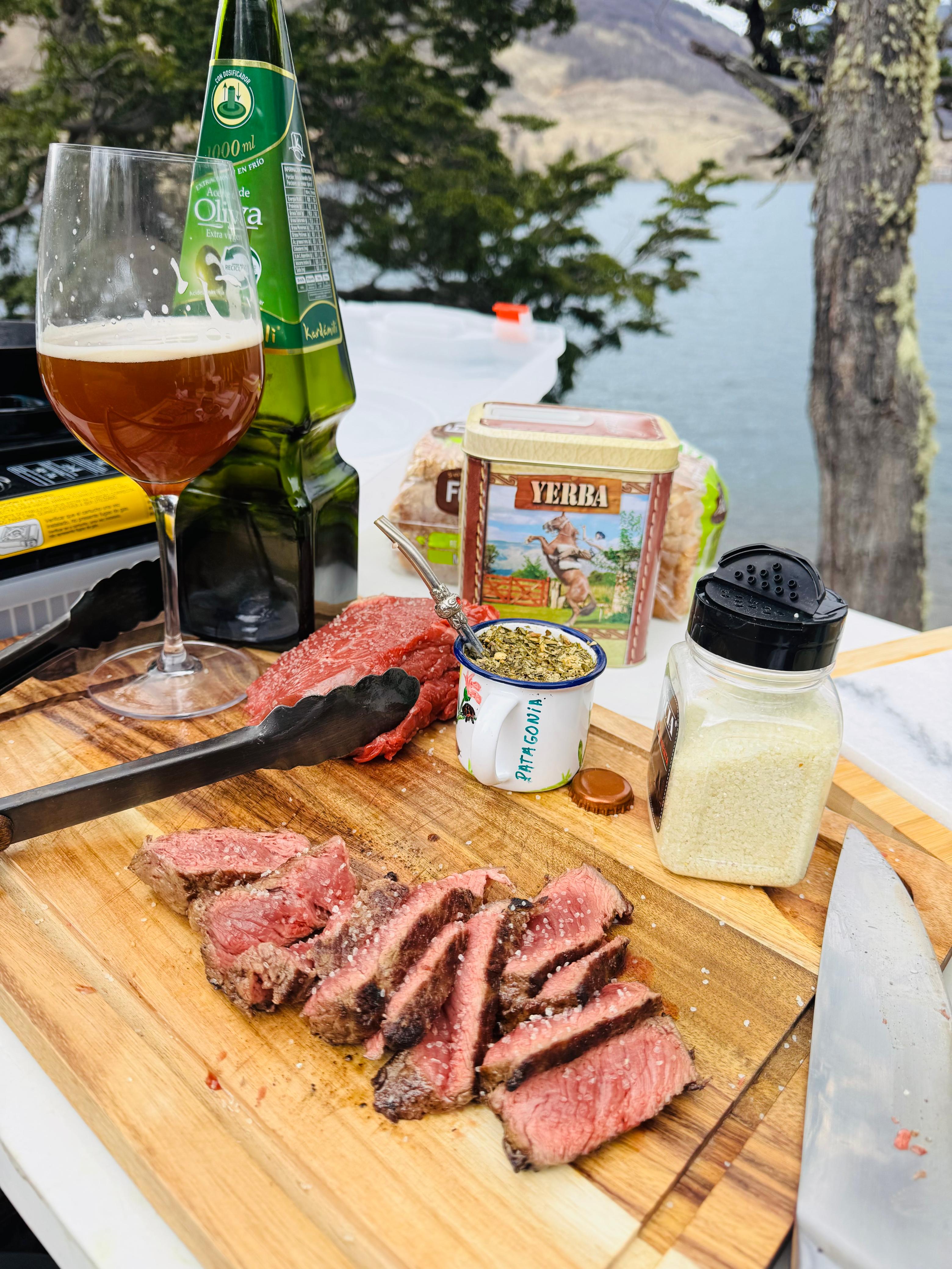 Fresh arepas with Patagonian lamb